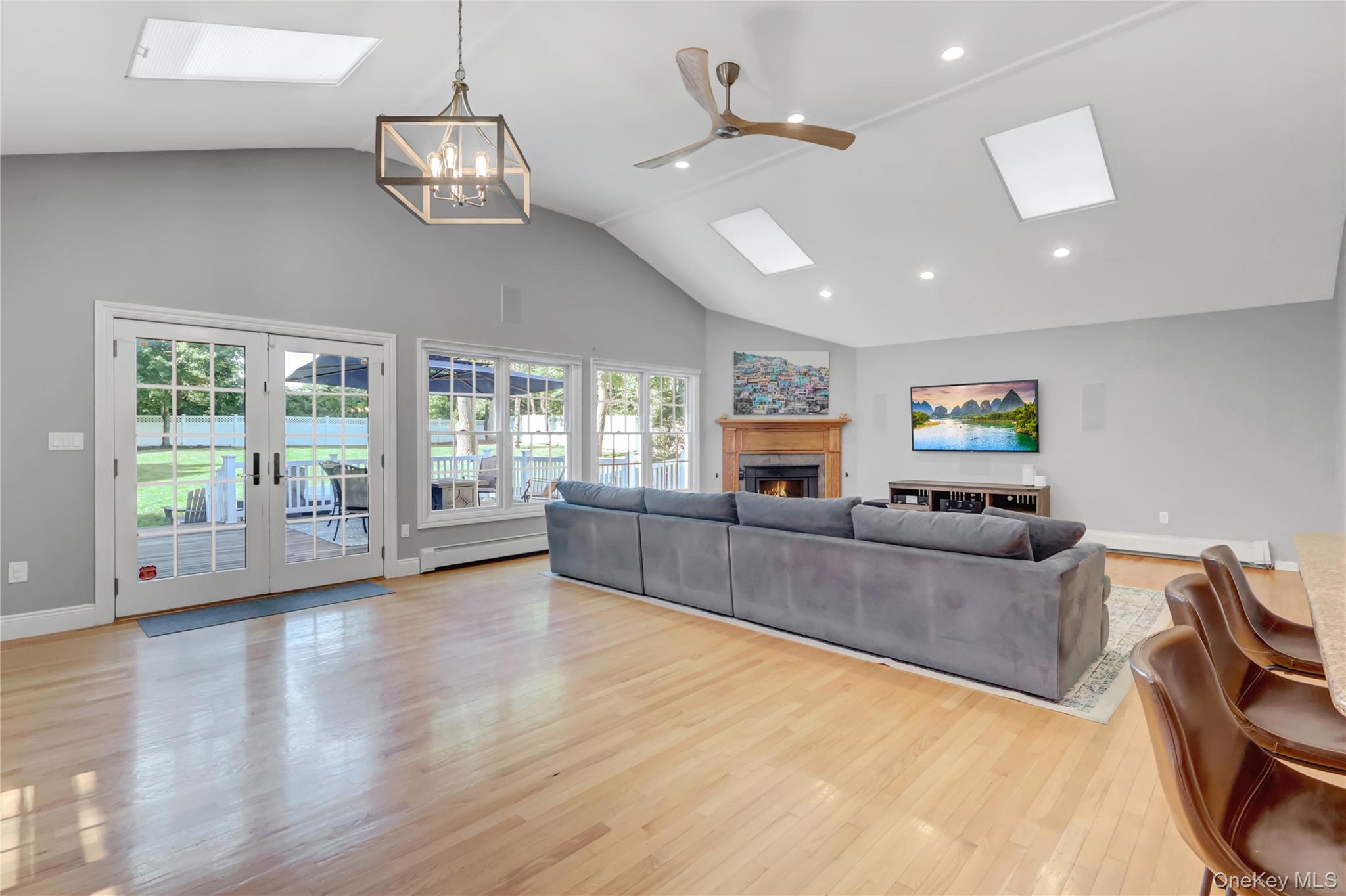 5 Robin Lane, Huntington, NY 11743