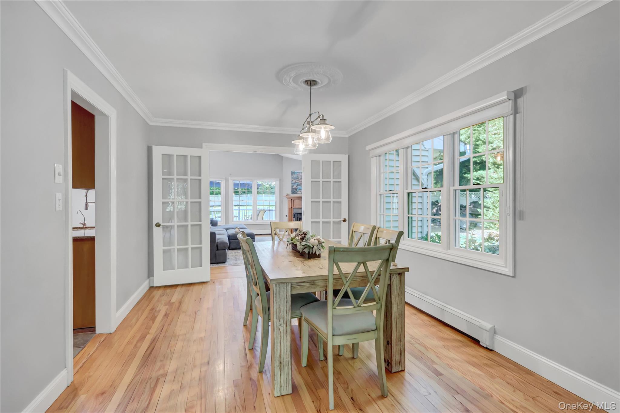 5 Robin Lane, Huntington, NY 11743