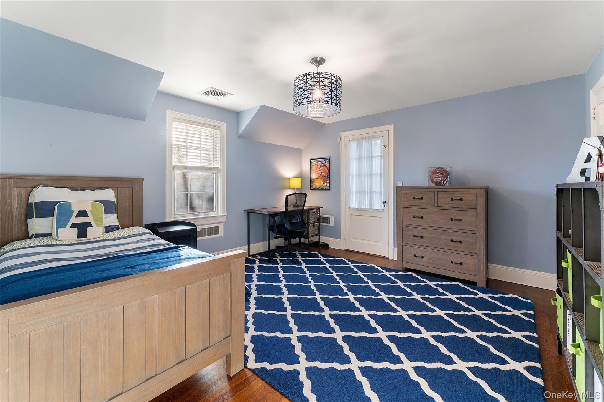 24 Olmsted Road, Scarsdale, NY 10583