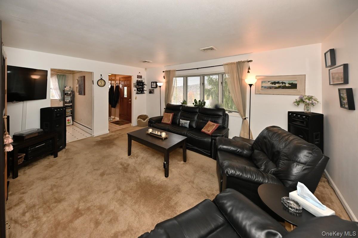 12 Strawberry Lane, Monroe, NY 10950