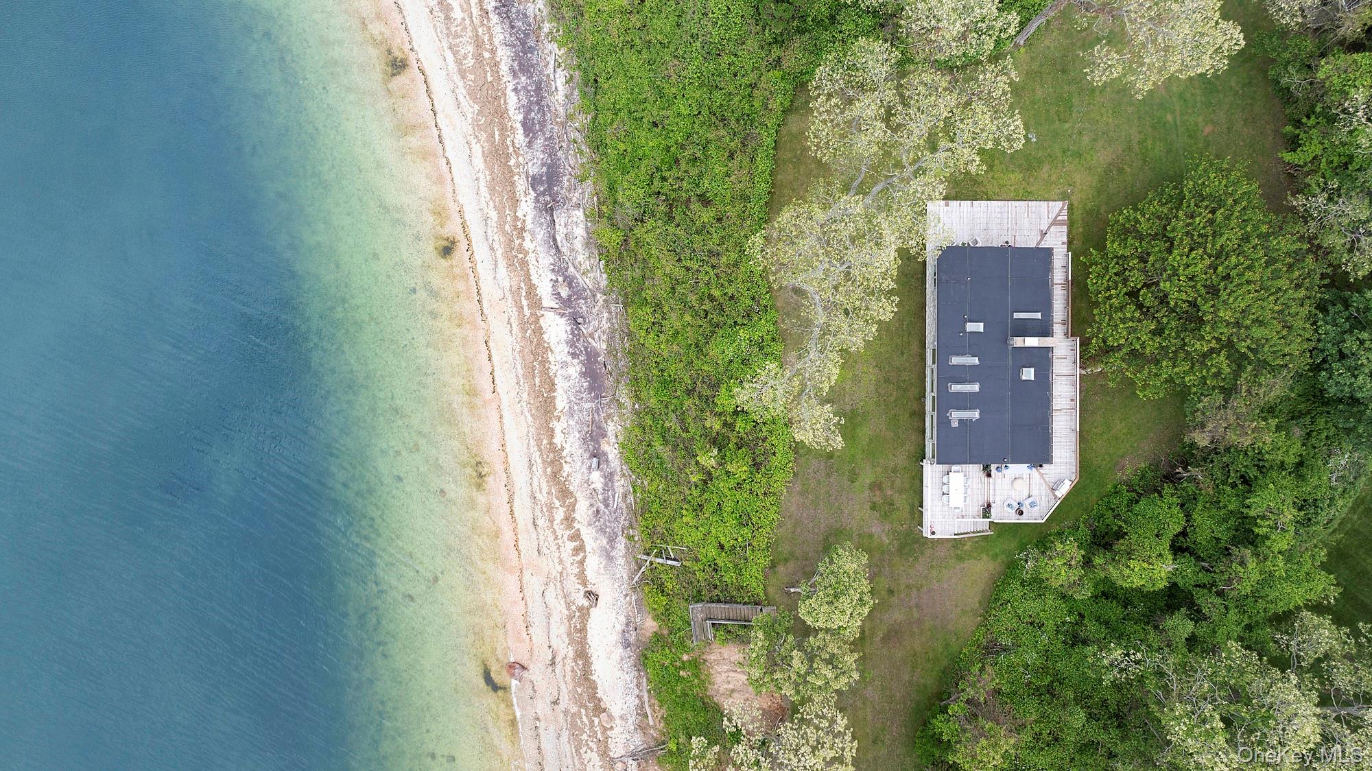 31059 County Road 48, Peconic, NY 11958