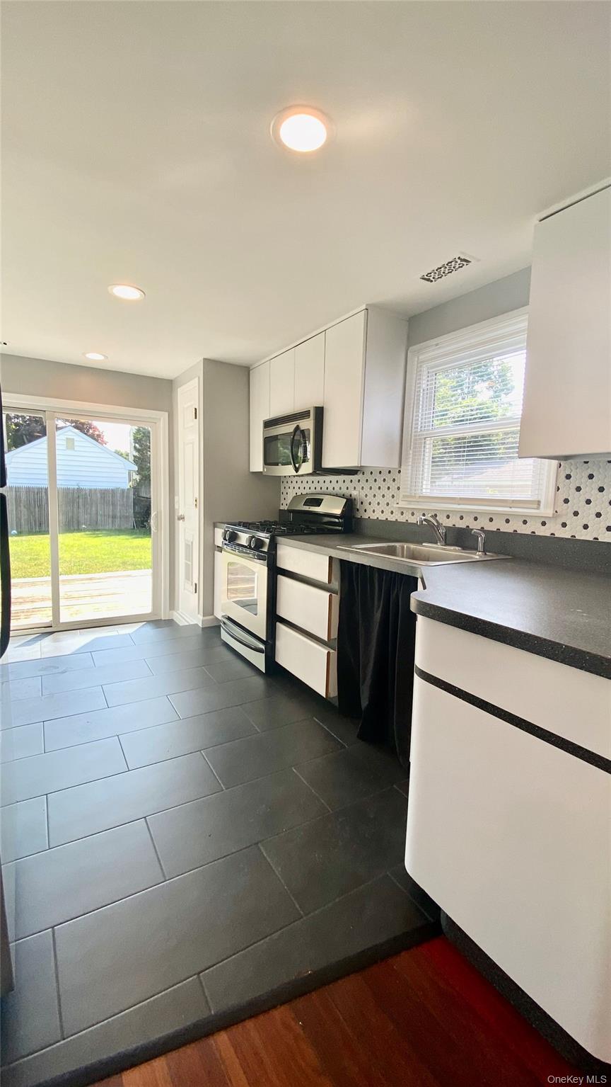 450 S Fulton Avenue, Lindenhurst, NY 11757