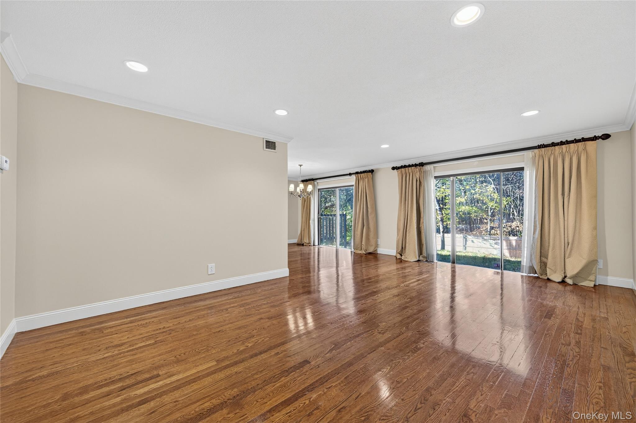 7 Meadowood Drive, Jericho, NY 11753