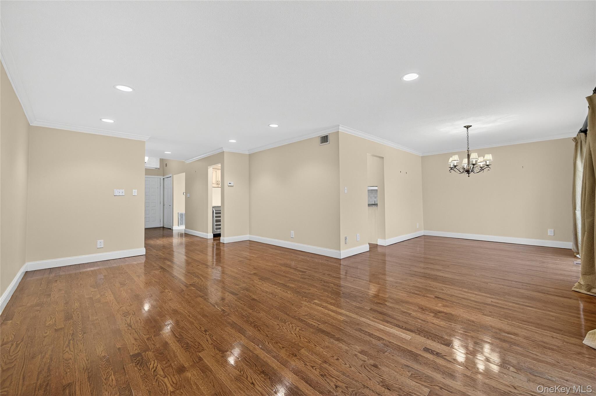 7 Meadowood Drive, Jericho, NY 11753