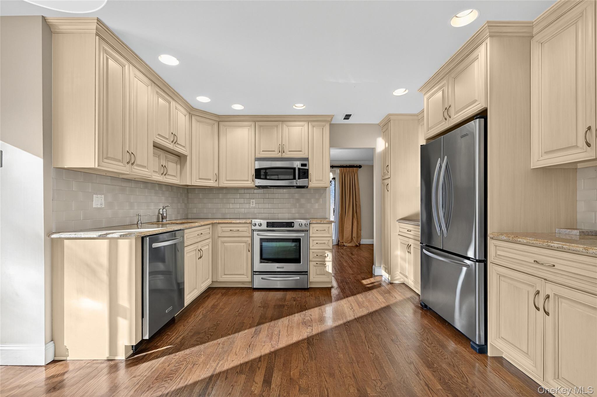 7 Meadowood Drive, Jericho, NY 11753