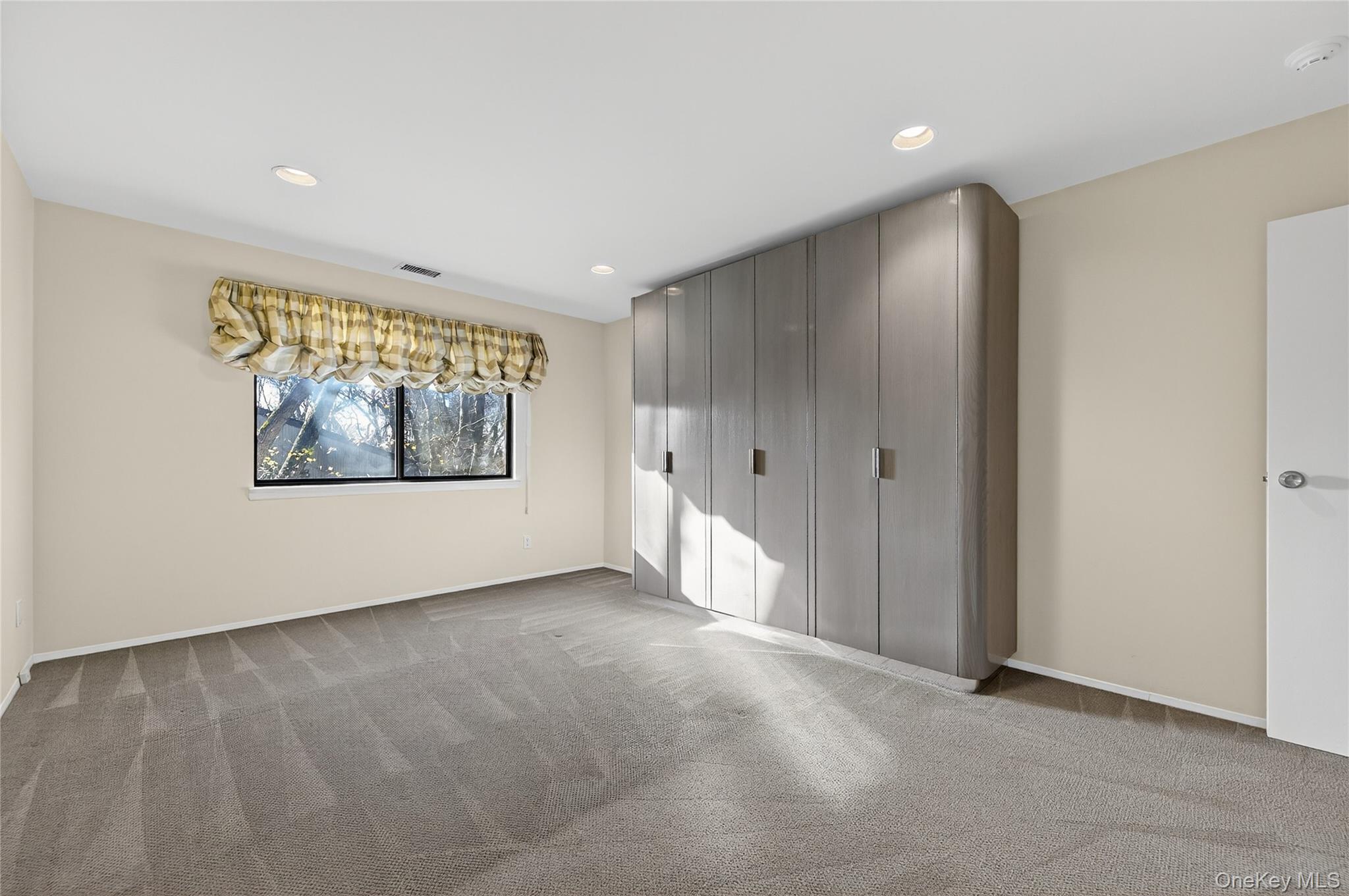 7 Meadowood Drive, Jericho, NY 11753