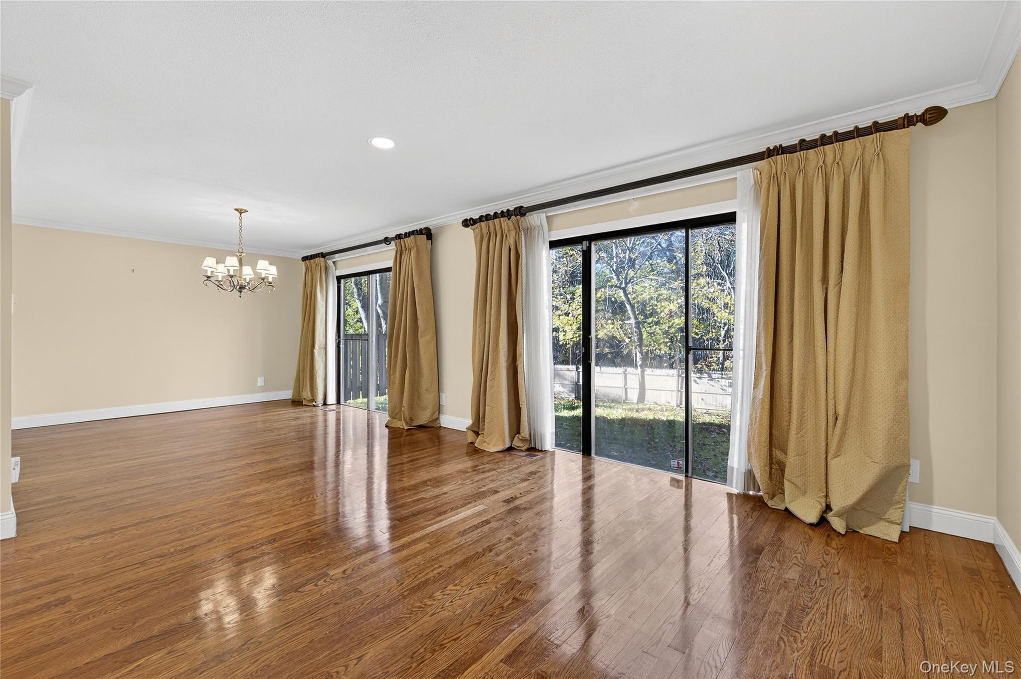 7 Meadowood Drive, Jericho, NY 11753