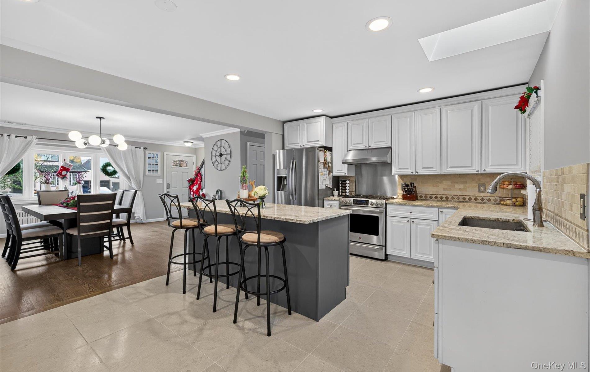 54 W 2nd Street, Freeport, NY 11520