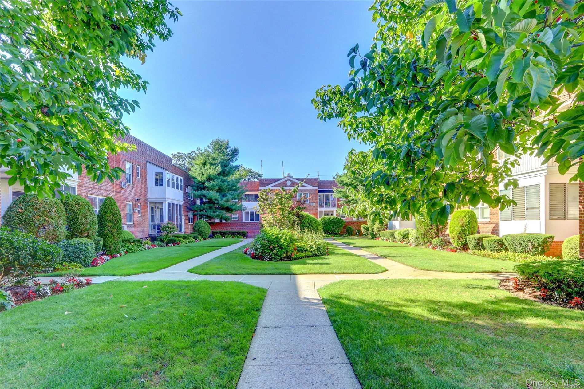 285 Central Avenue # D-7, Lawrence, NY 11559