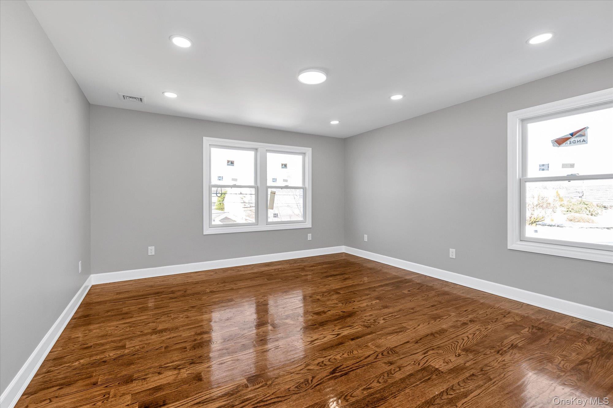 33 Prentice Road, Levittown, NY 11756