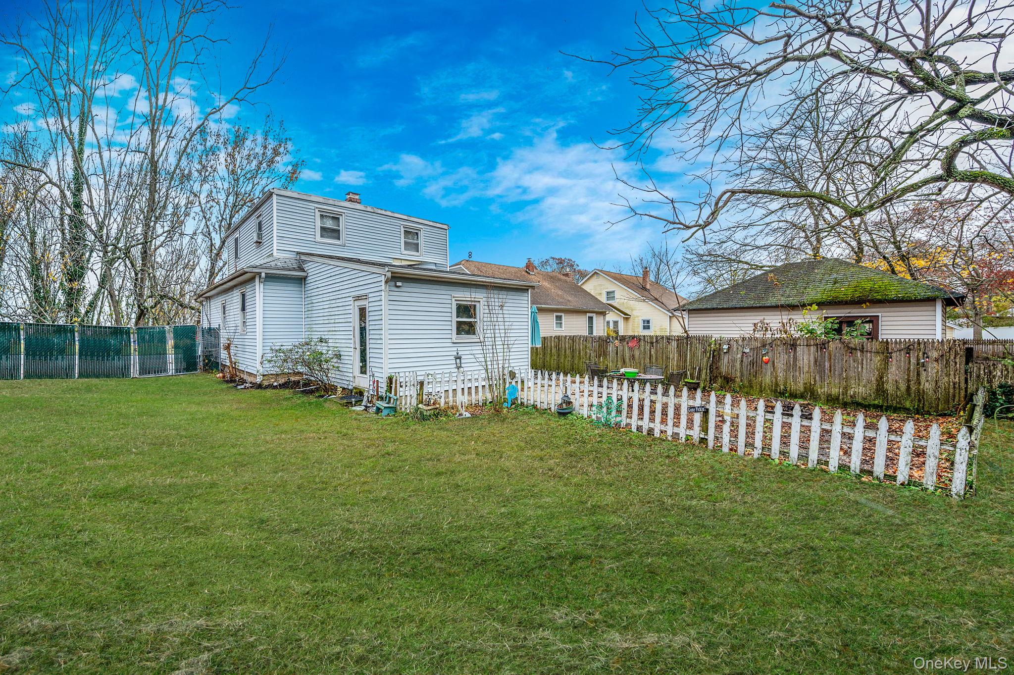 21 S Summit Avenue, Patchogue, NY 11772