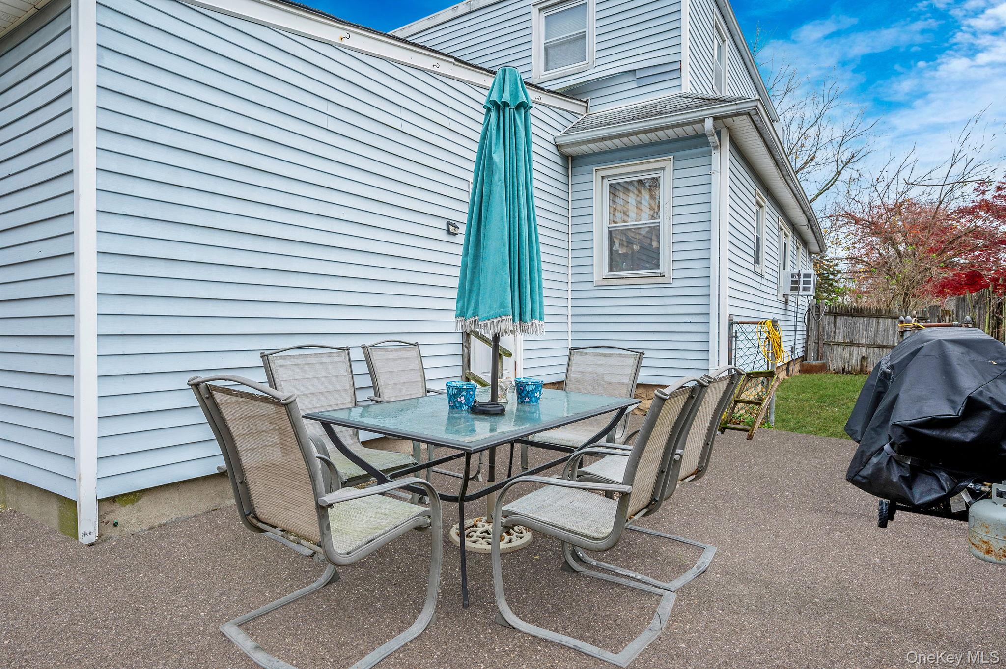 21 S Summit Avenue, Patchogue, NY 11772