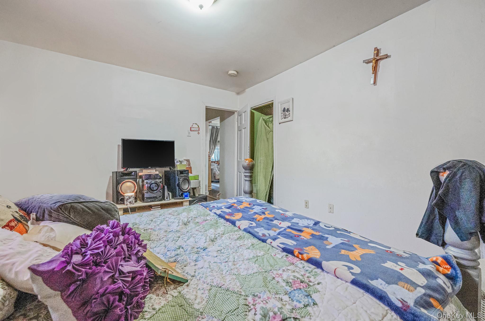 21 S Summit Avenue, Patchogue, NY 11772