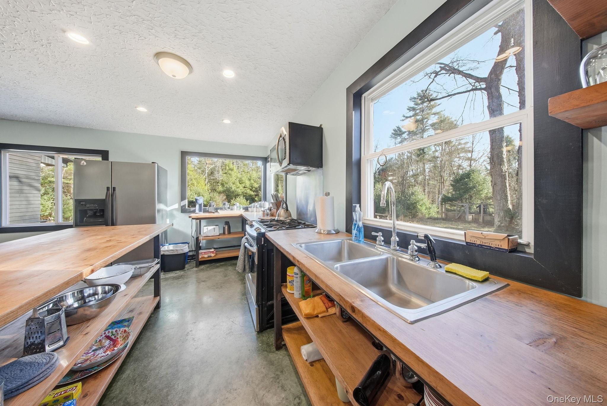 136 Yulan Barryville Road, Barryville, NY 12719