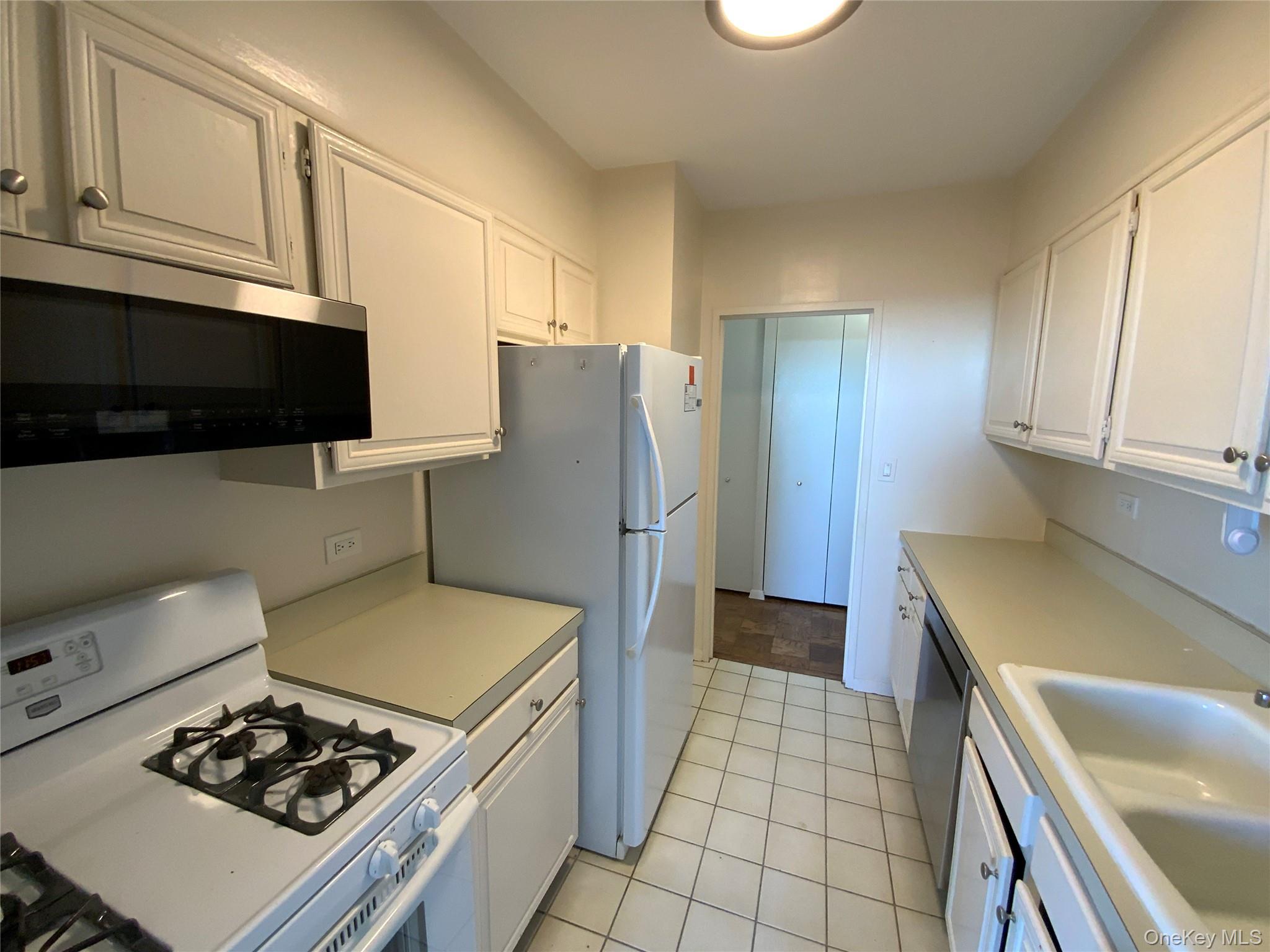 27010 Grand Central Parkway # 16S, Floral Park, NY 11005