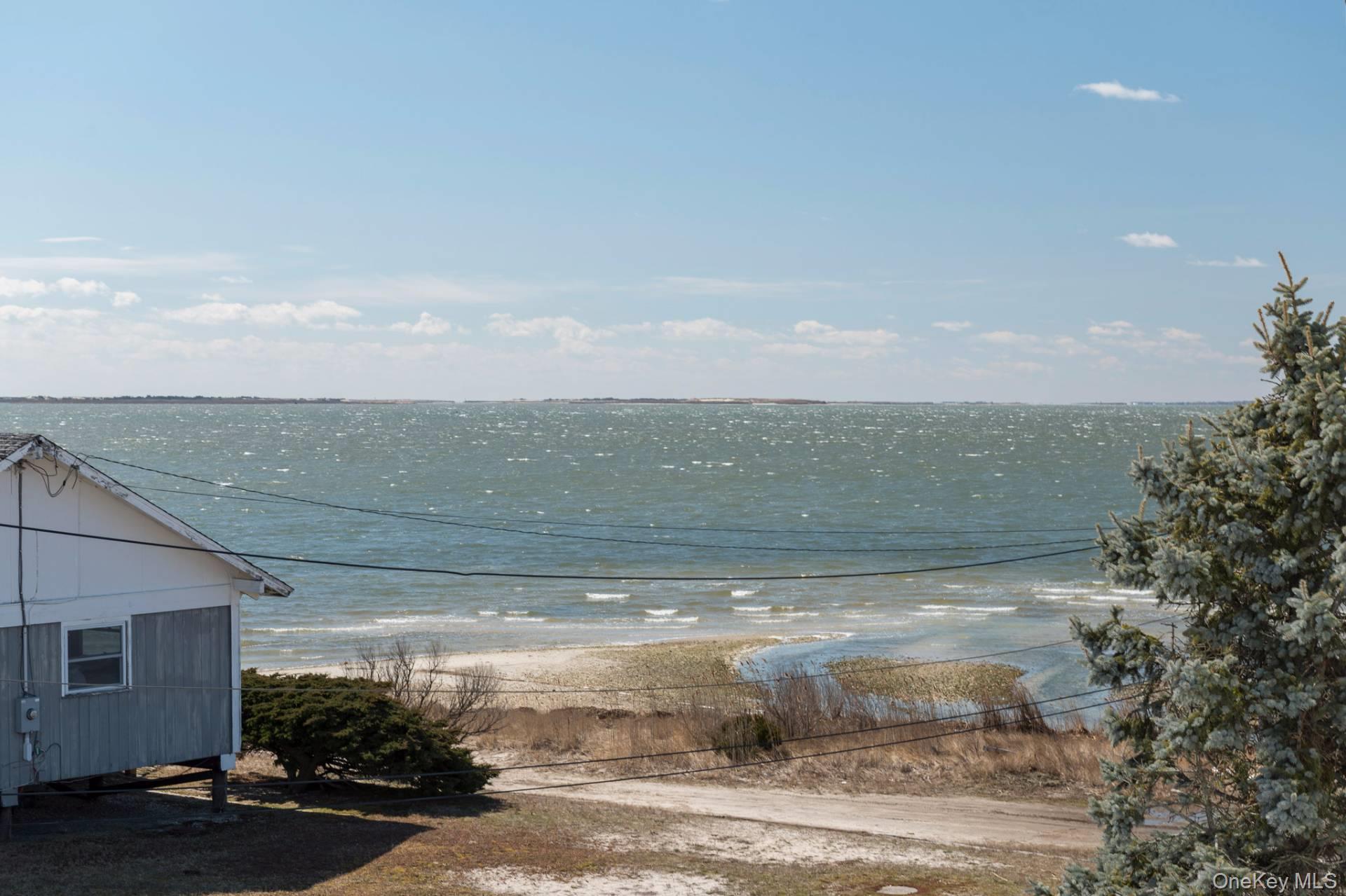 22 Stokes Road, Remsenburg, NY 11960