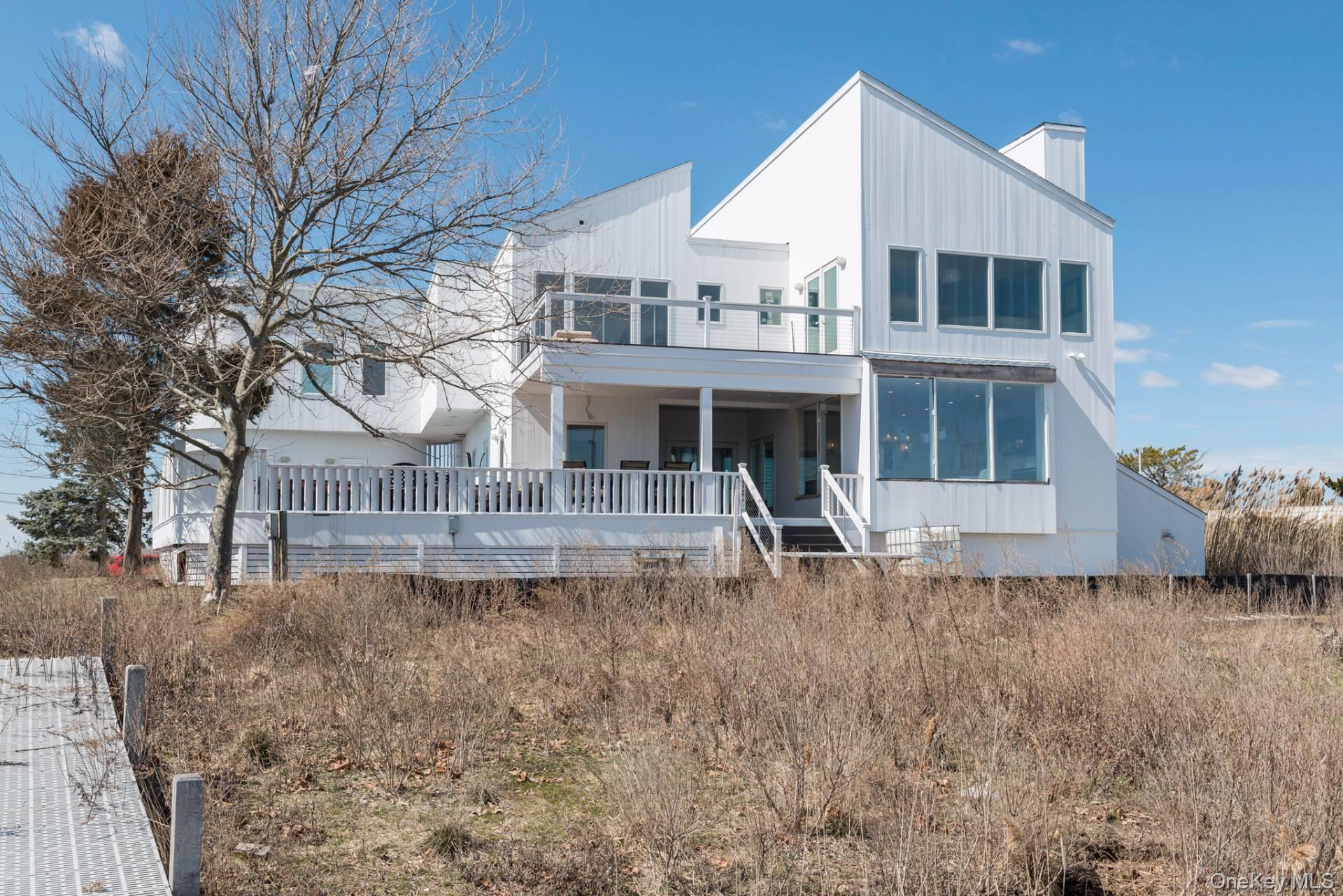 22 Stokes Road, Remsenburg, NY 11960