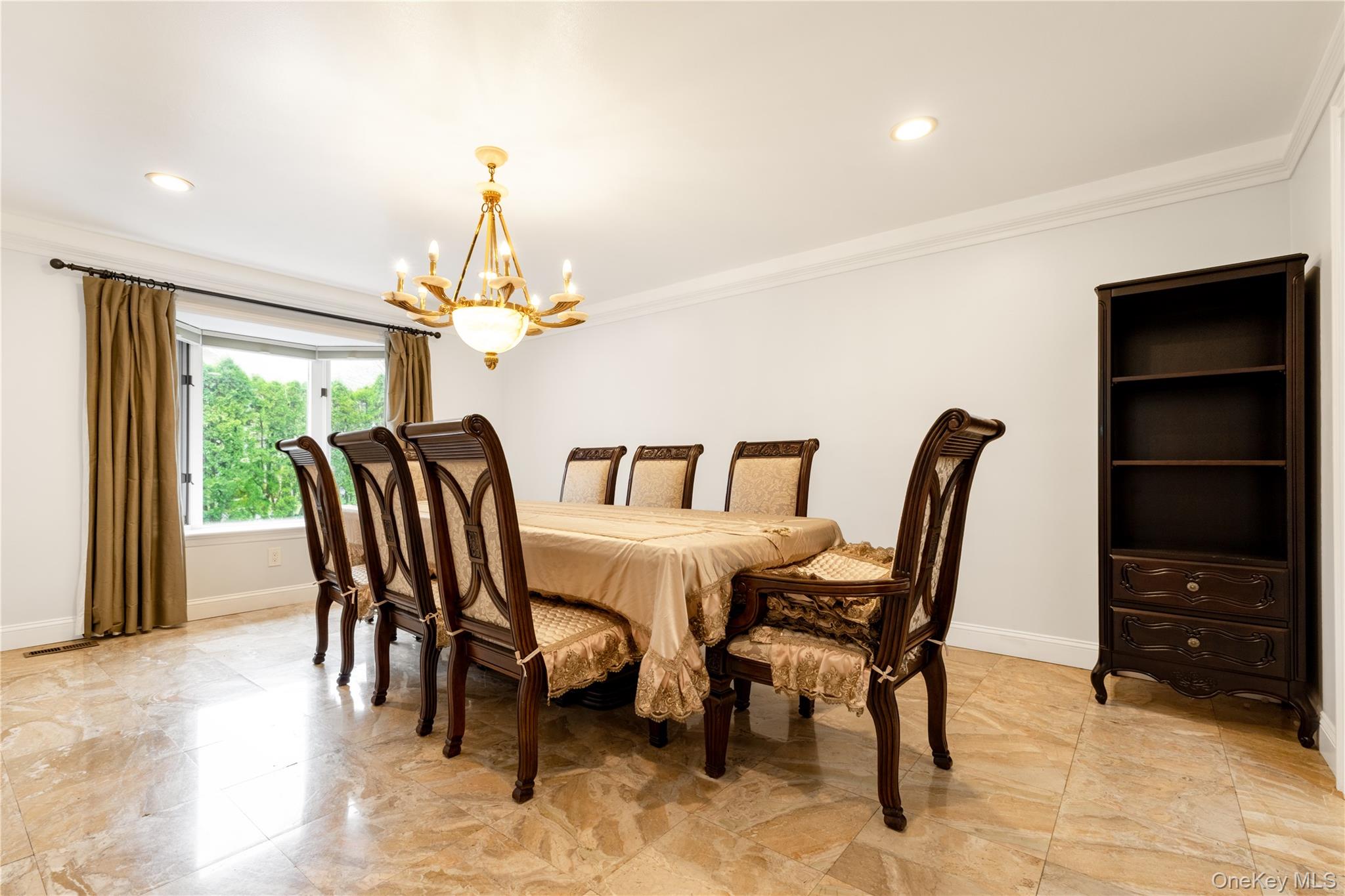 12 Bolton Drive, Manhasset, NY 11030