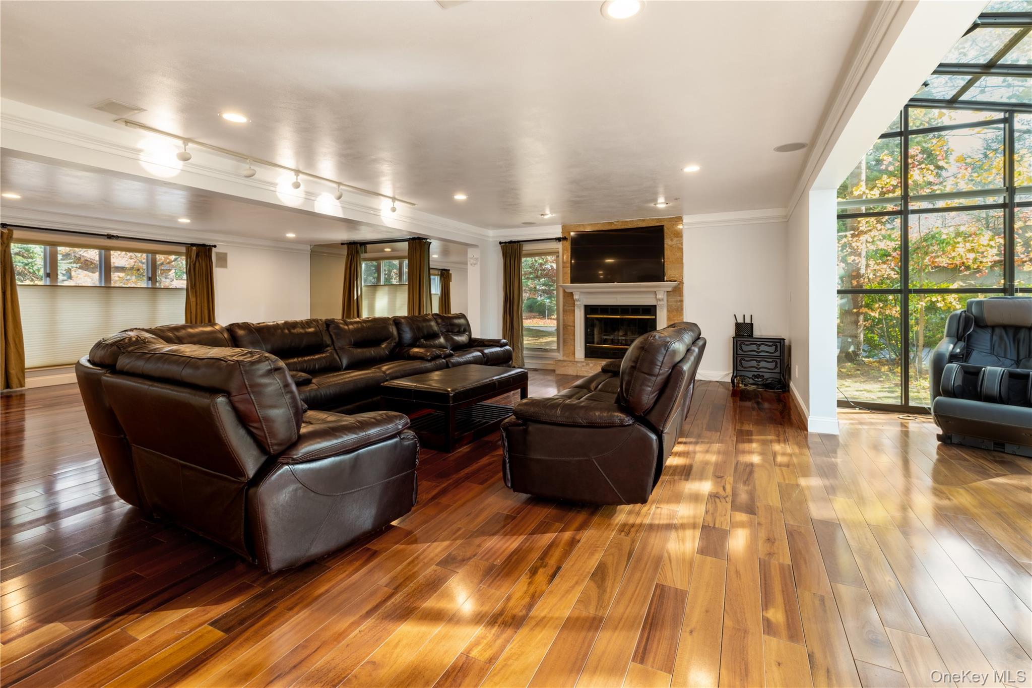 12 Bolton Drive, Manhasset, NY 11030