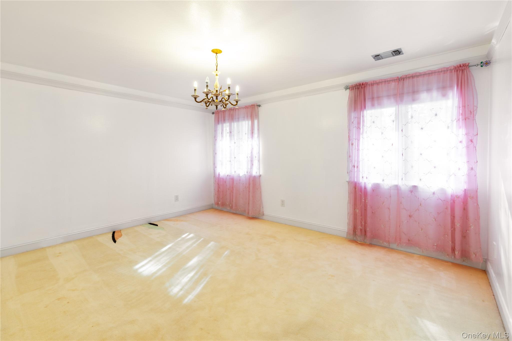 12 Bolton Drive, Manhasset, NY 11030