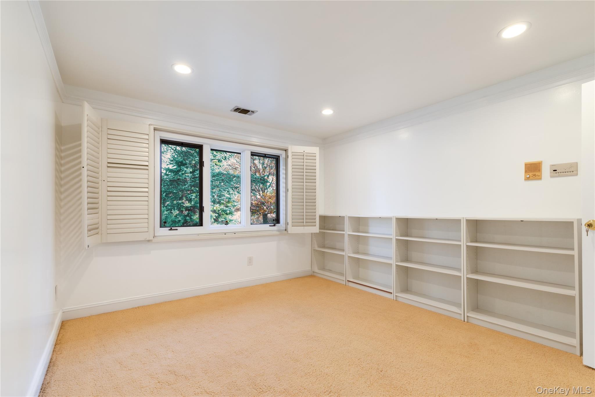 12 Bolton Drive, Manhasset, NY 11030