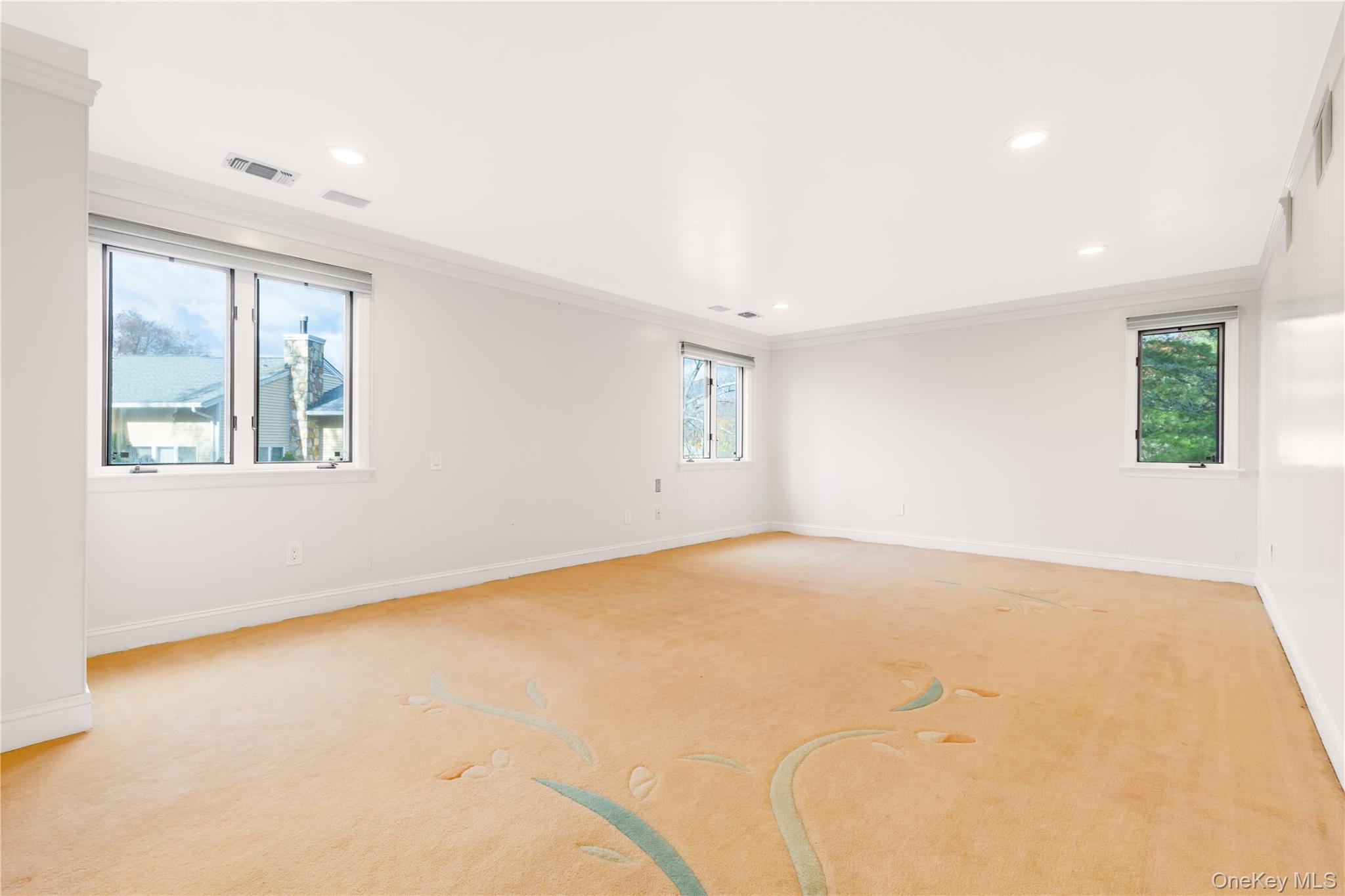 12 Bolton Drive, Manhasset, NY 11030