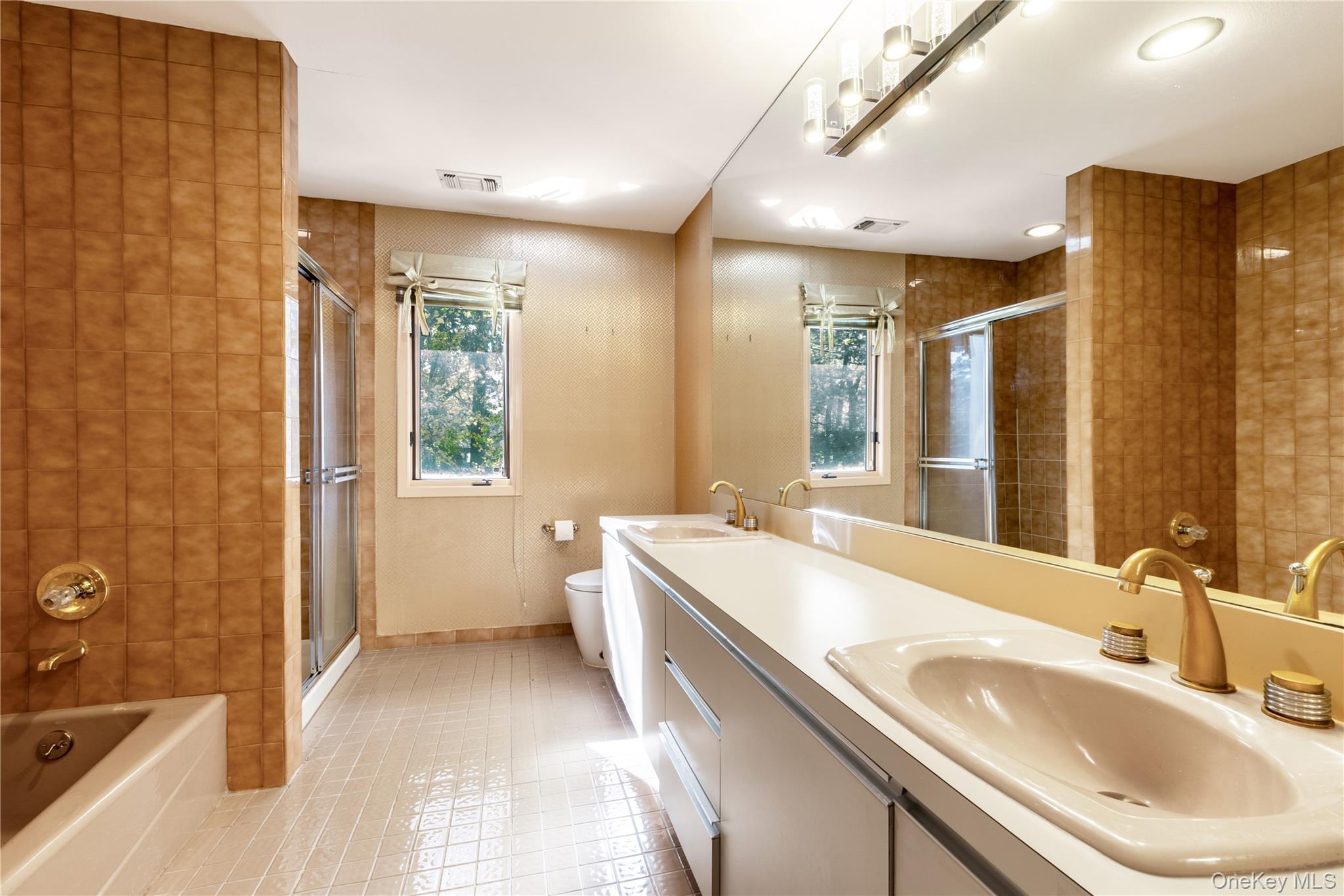 12 Bolton Drive, Manhasset, NY 11030