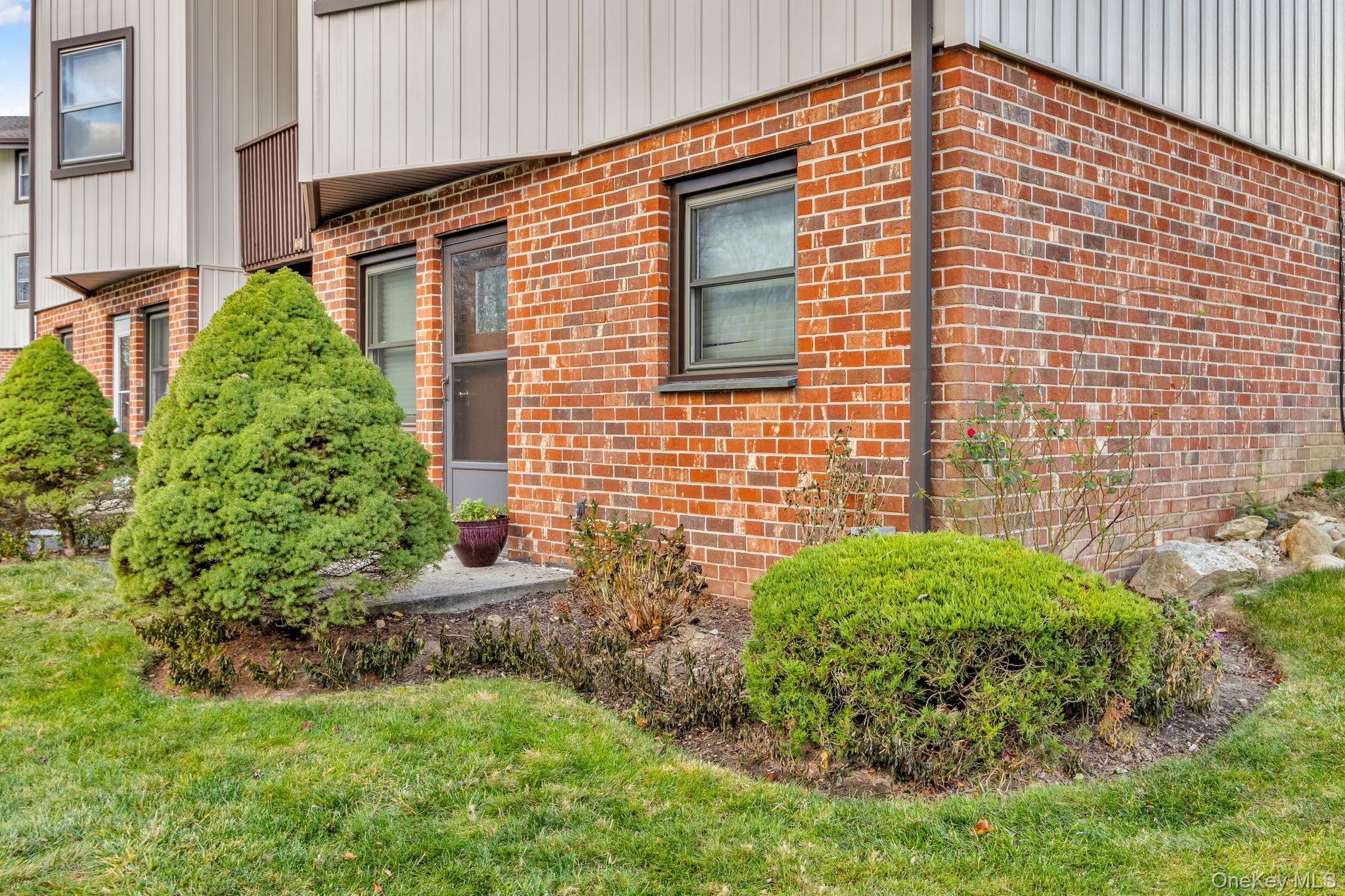 17 HASTINGS # B, Yorktown Heights, NY 10598