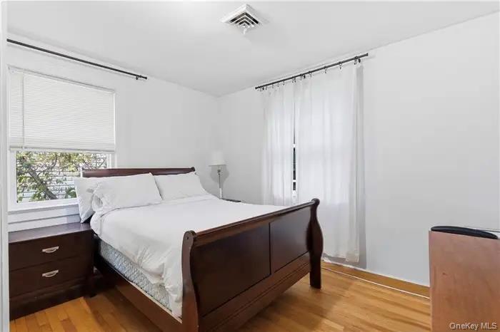 61 Oakland Avenue, Tuckahoe, NY 10707