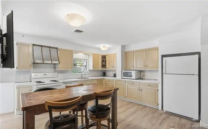 61 Oakland Avenue, Tuckahoe, NY 10707