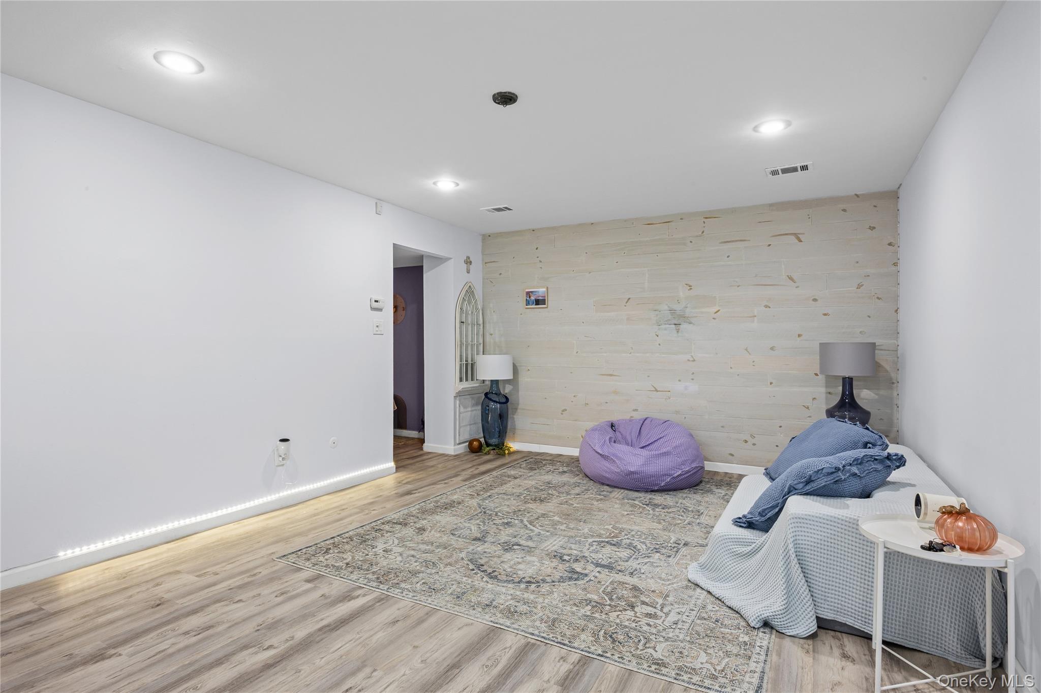 175 Main Avenue # 154, Wheatley Heights, NY 11798