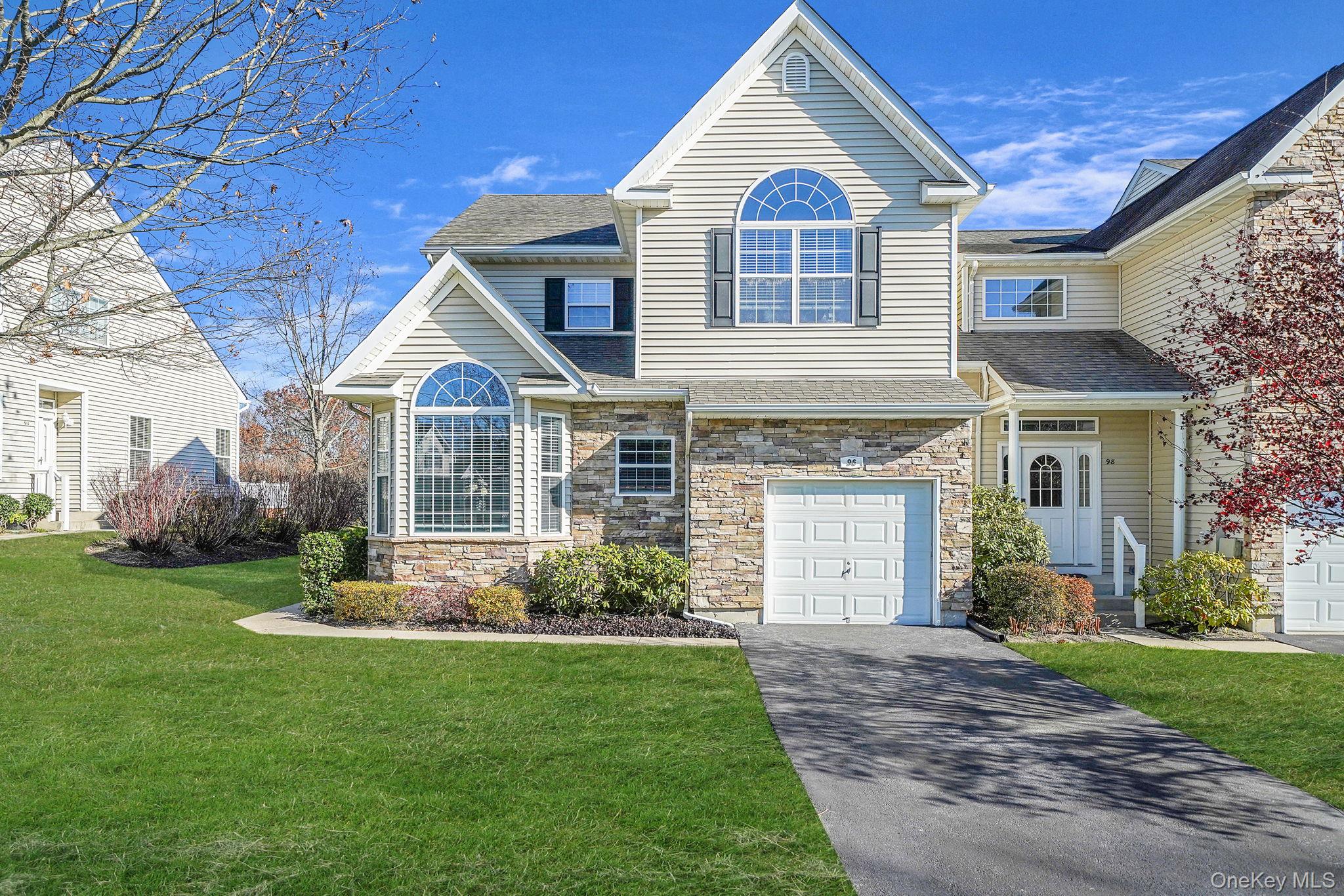 96 Manitou Trail # 96, Kings Park, NY 11754