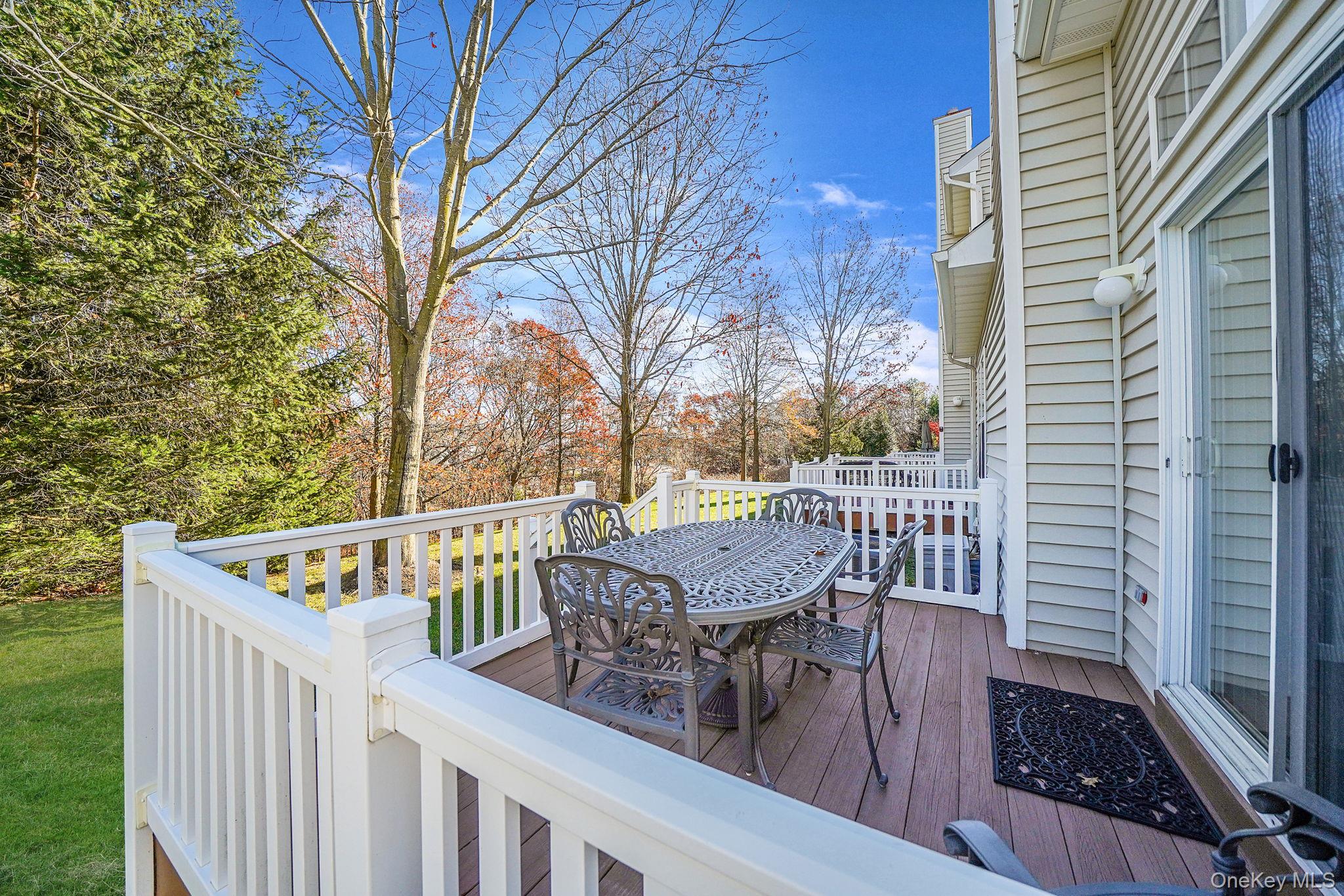 96 Manitou Trail # 96, Kings Park, NY 11754