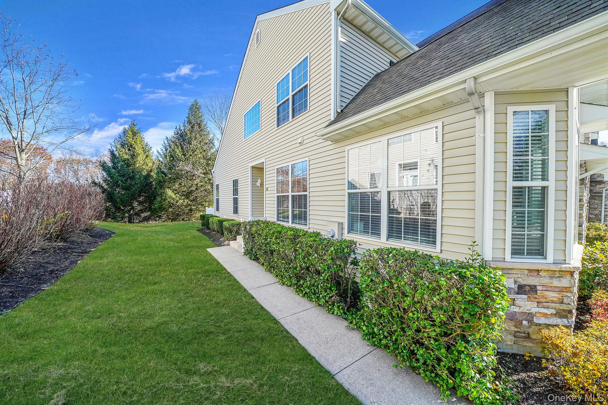 96 Manitou Trail # 96, Kings Park, NY 11754