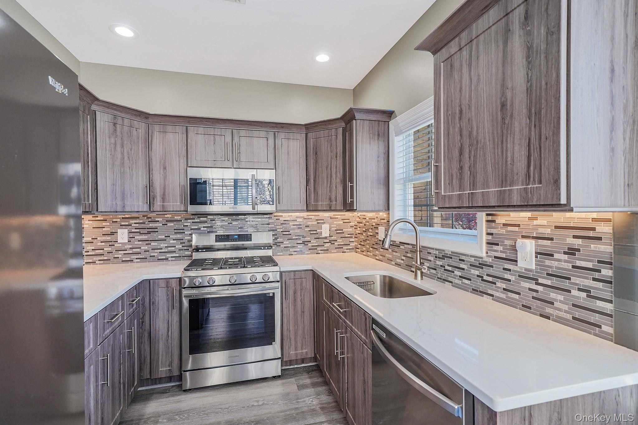 96 Manitou Trail # 96, Kings Park, NY 11754