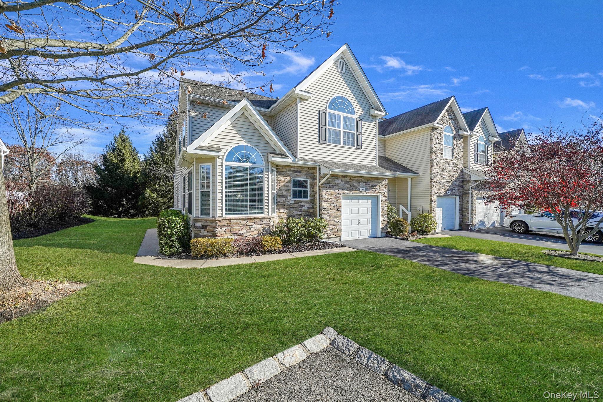 96 Manitou Trail # 96, Kings Park, NY 11754