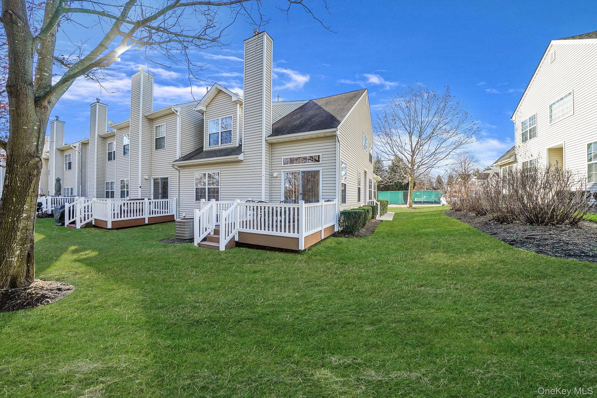 96 Manitou Trail # 96, Kings Park, NY 11754