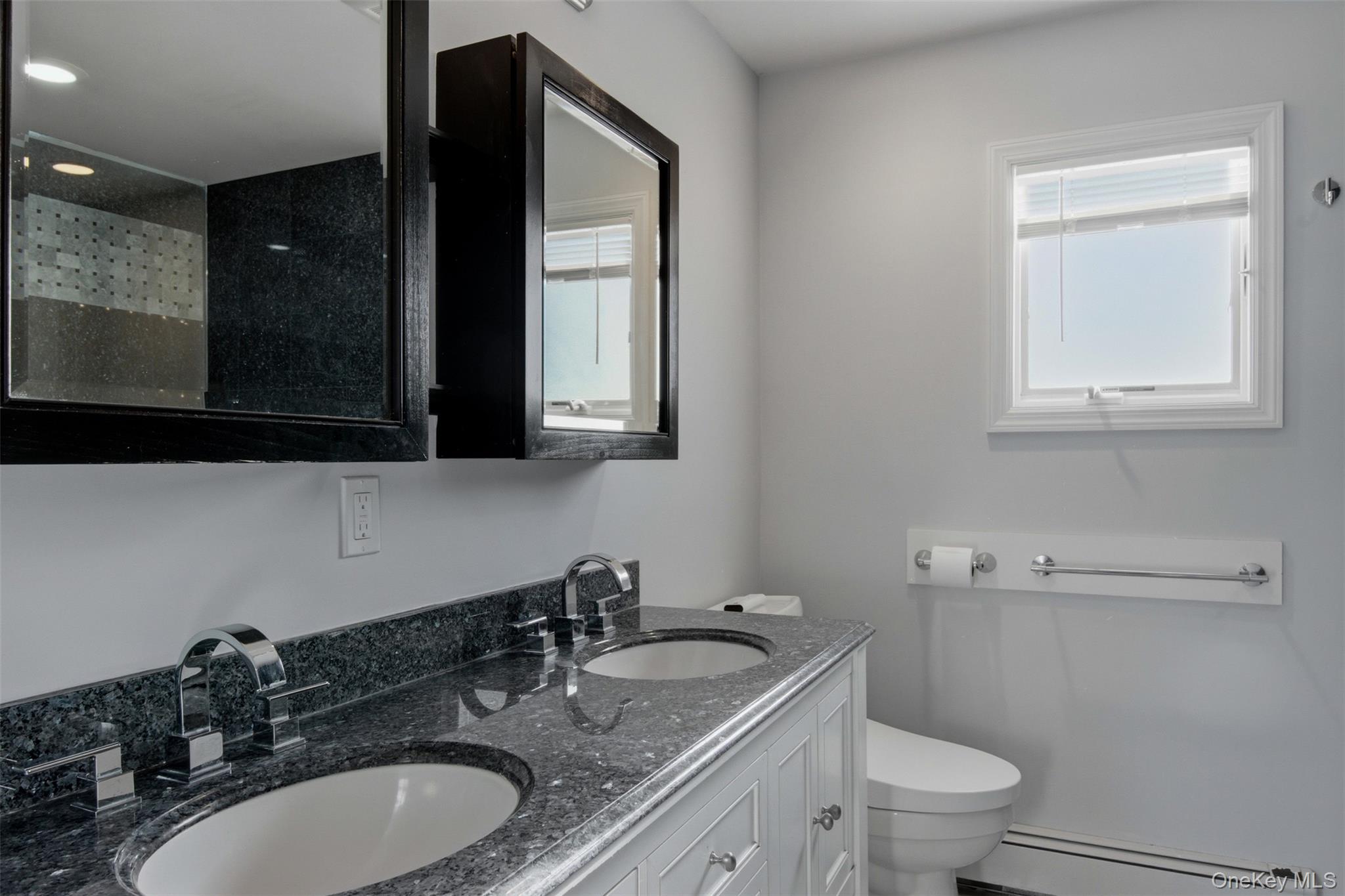 6 Vingut Lane, Setauket, NY 11733