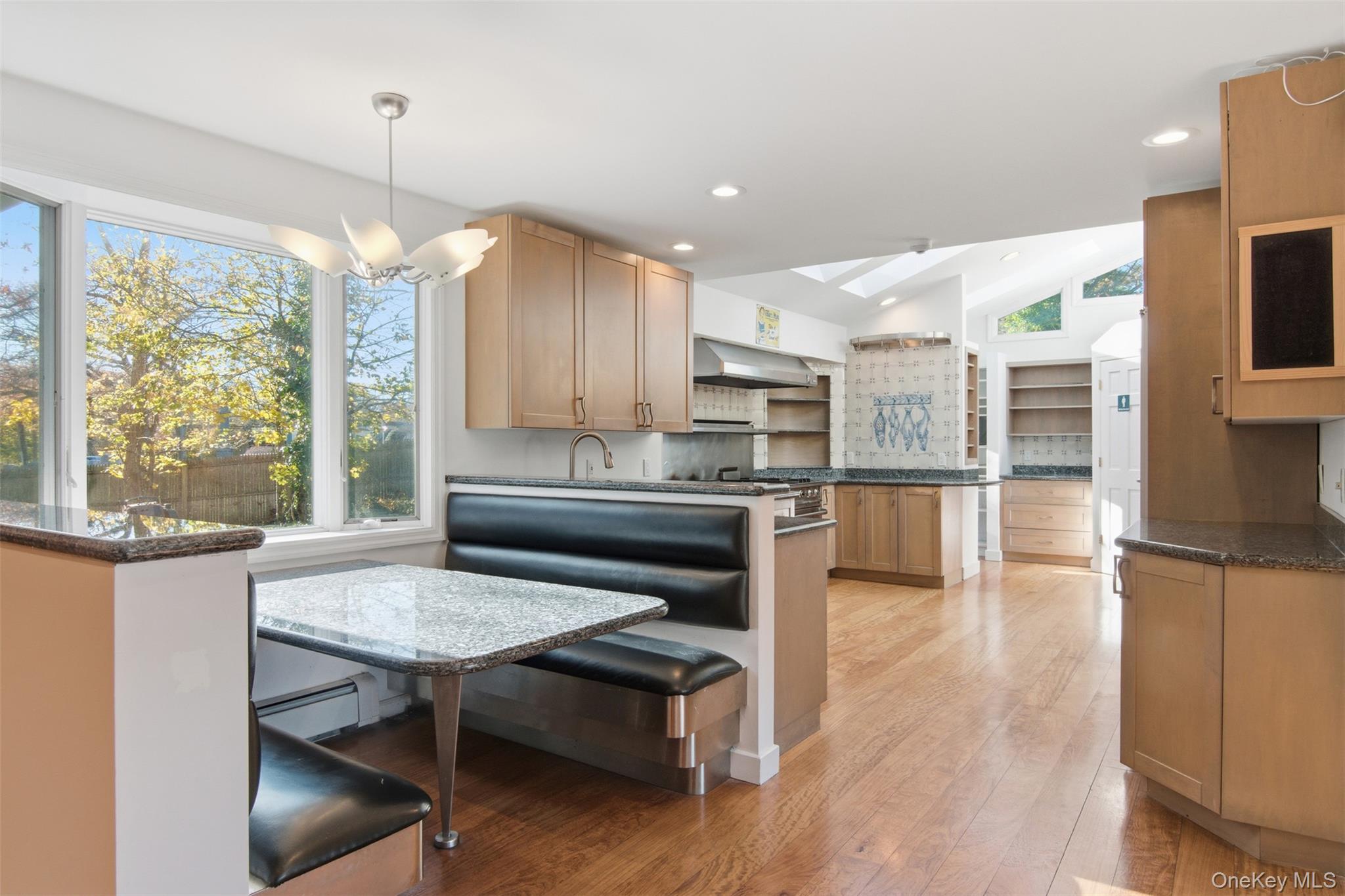 6 Vingut Lane, Setauket, NY 11733