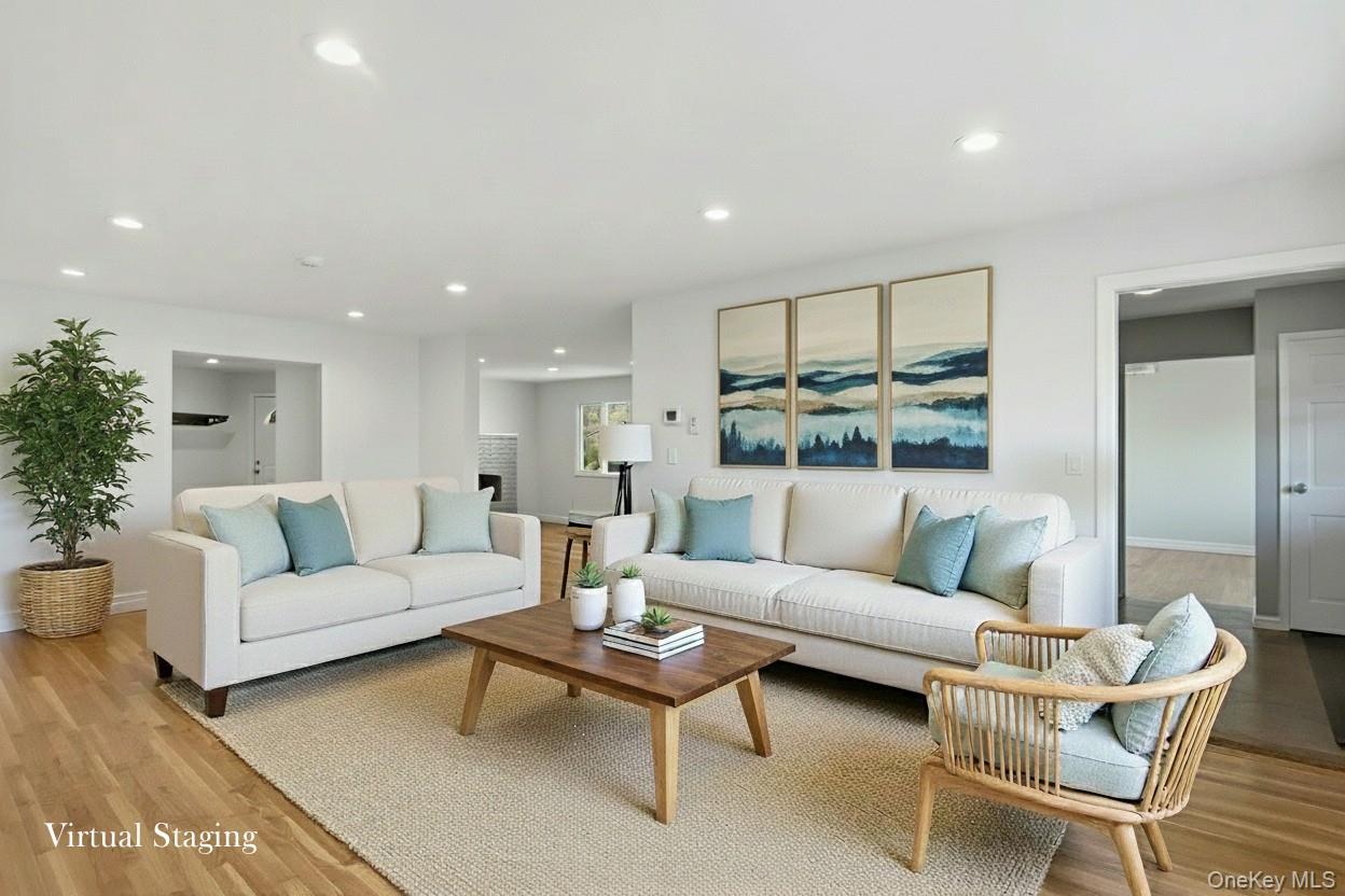 6 Vingut Lane, Setauket, NY 11733