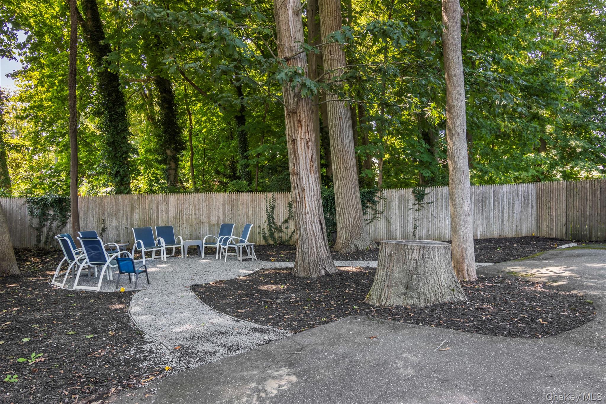 6 Vingut Lane, Setauket, NY 11733