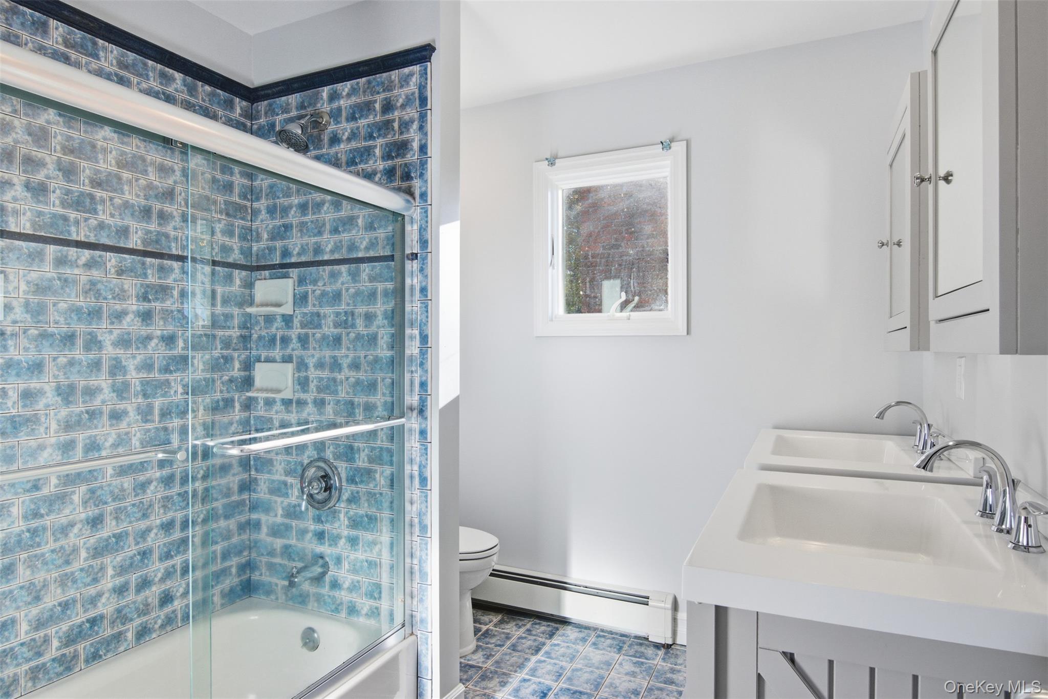 6 Vingut Lane, Setauket, NY 11733