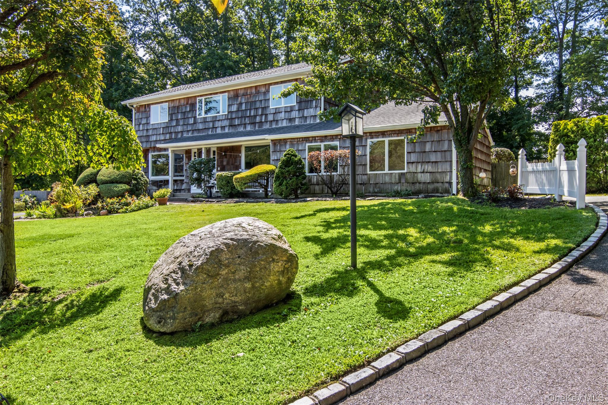 6 Vingut Lane, Setauket, NY 11733