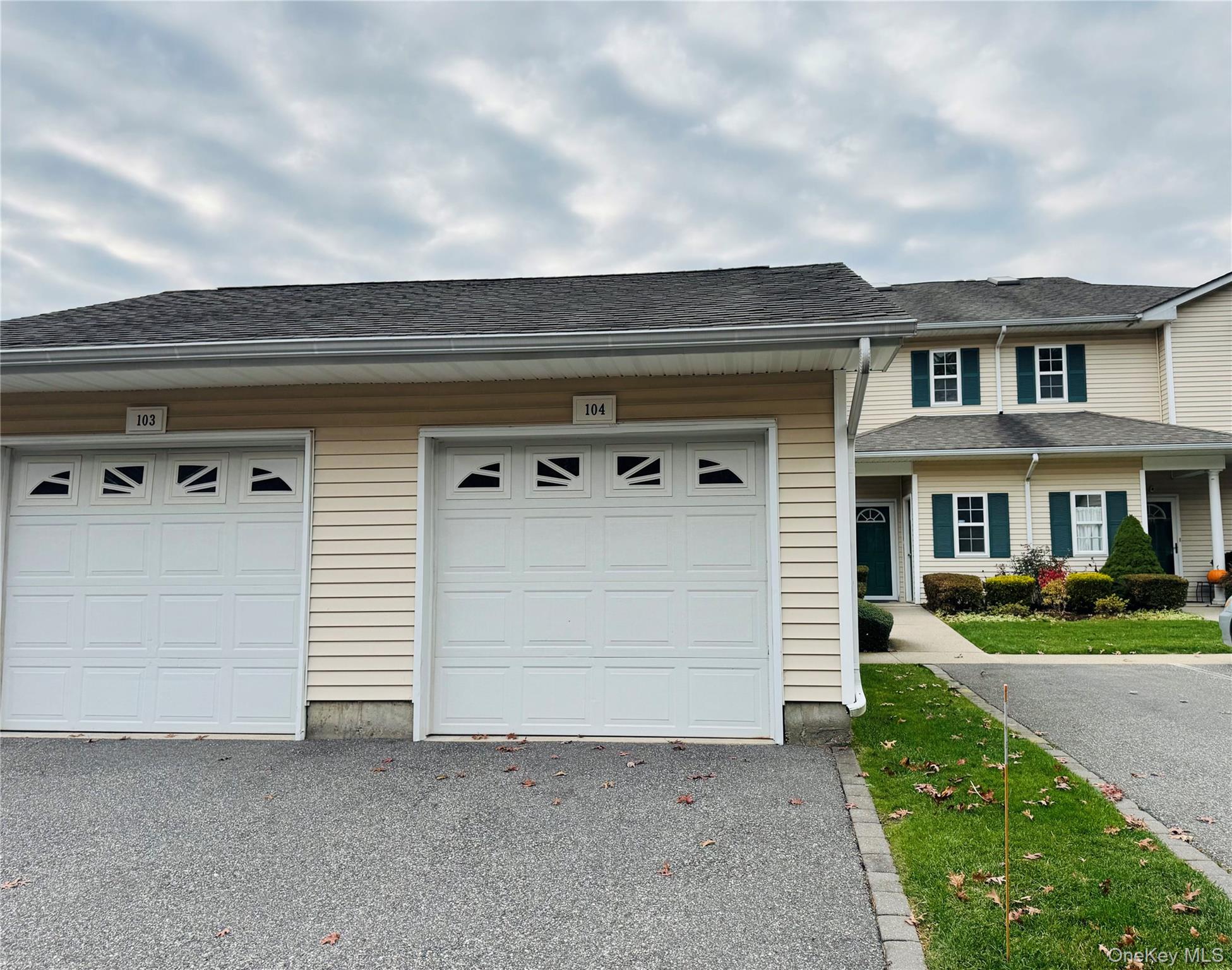 104 Aerie Way, East Quogue, NY 11942