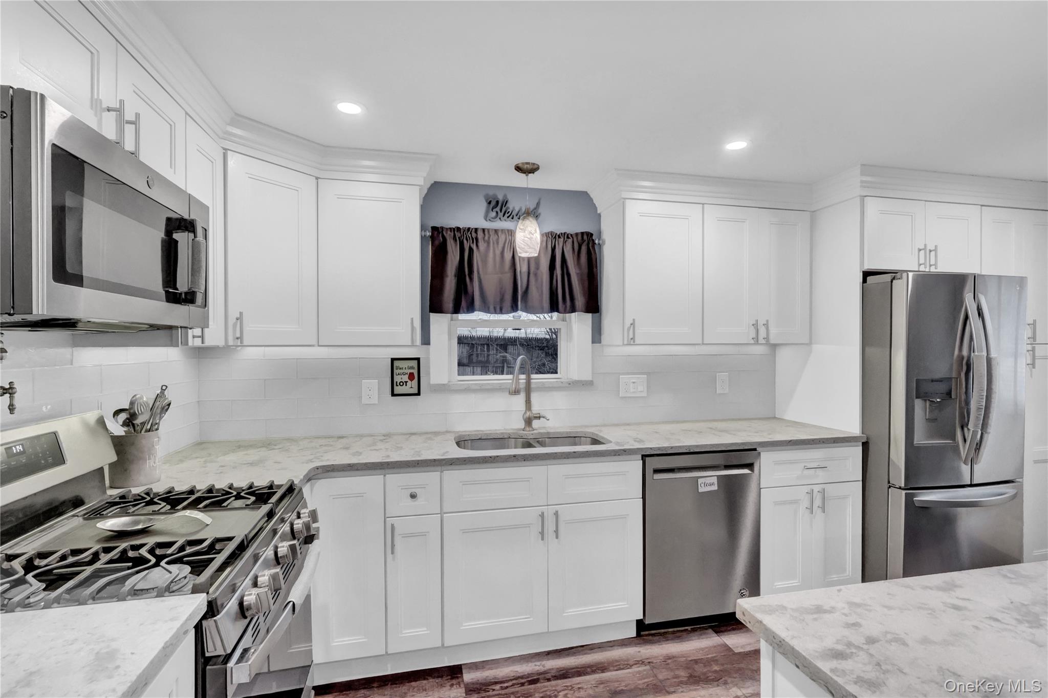 27 Kirby Lane, Ronkonkoma, NY 11779