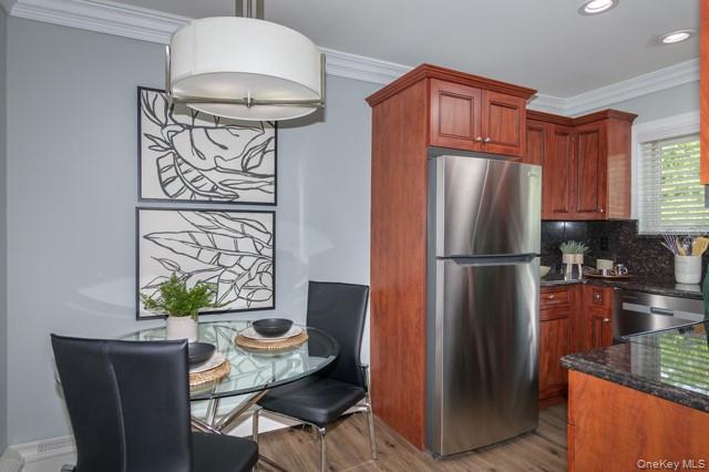 45 Golden Avenue # J07, Deer Park, NY 11729