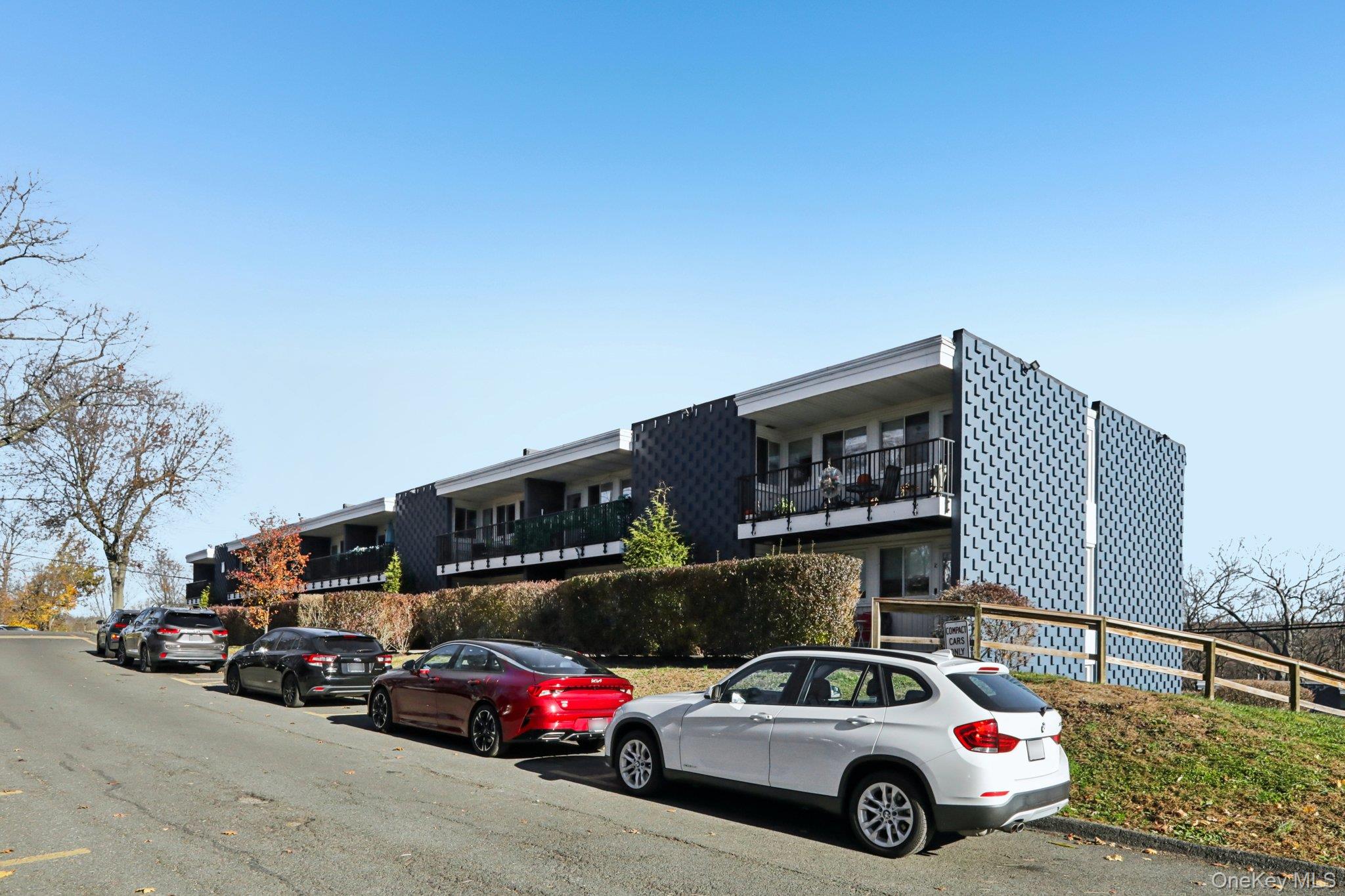 4 Wyndover Woods Lane # 12, White Plains, NY 10603