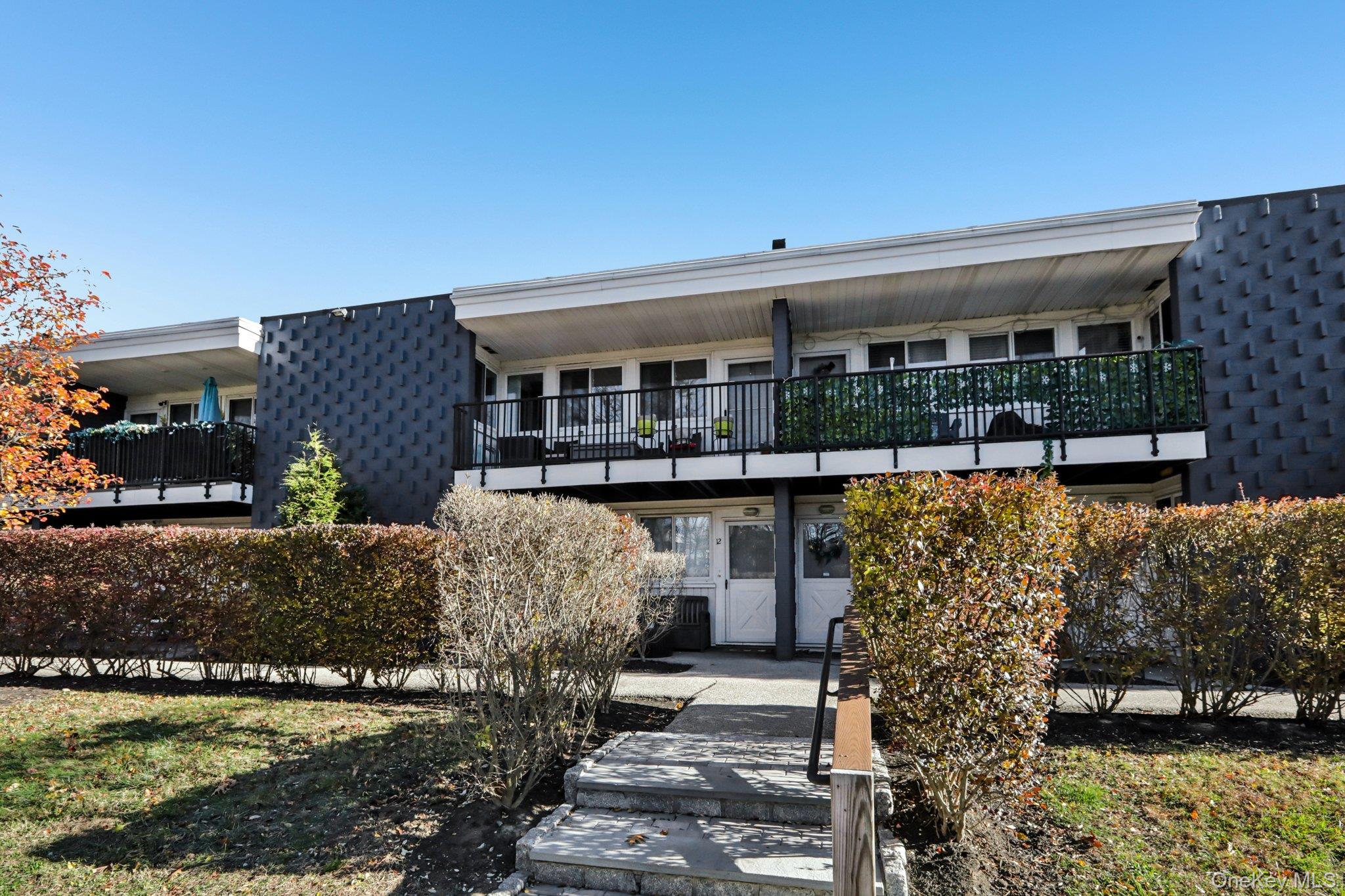 4 Wyndover Woods Lane # 12, White Plains, NY 10603