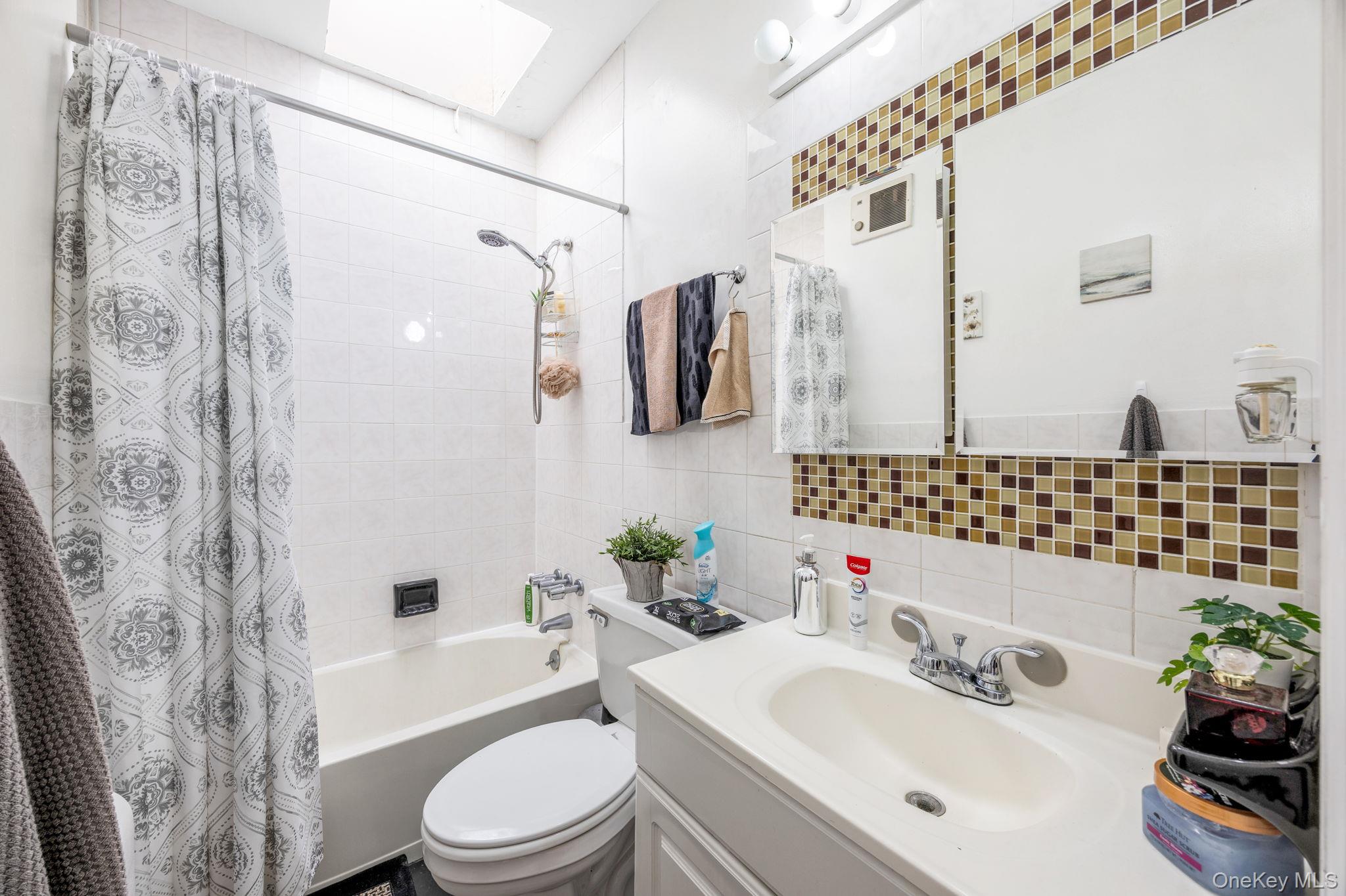 188 N 8th St Street, Brooklyn, NY 11211