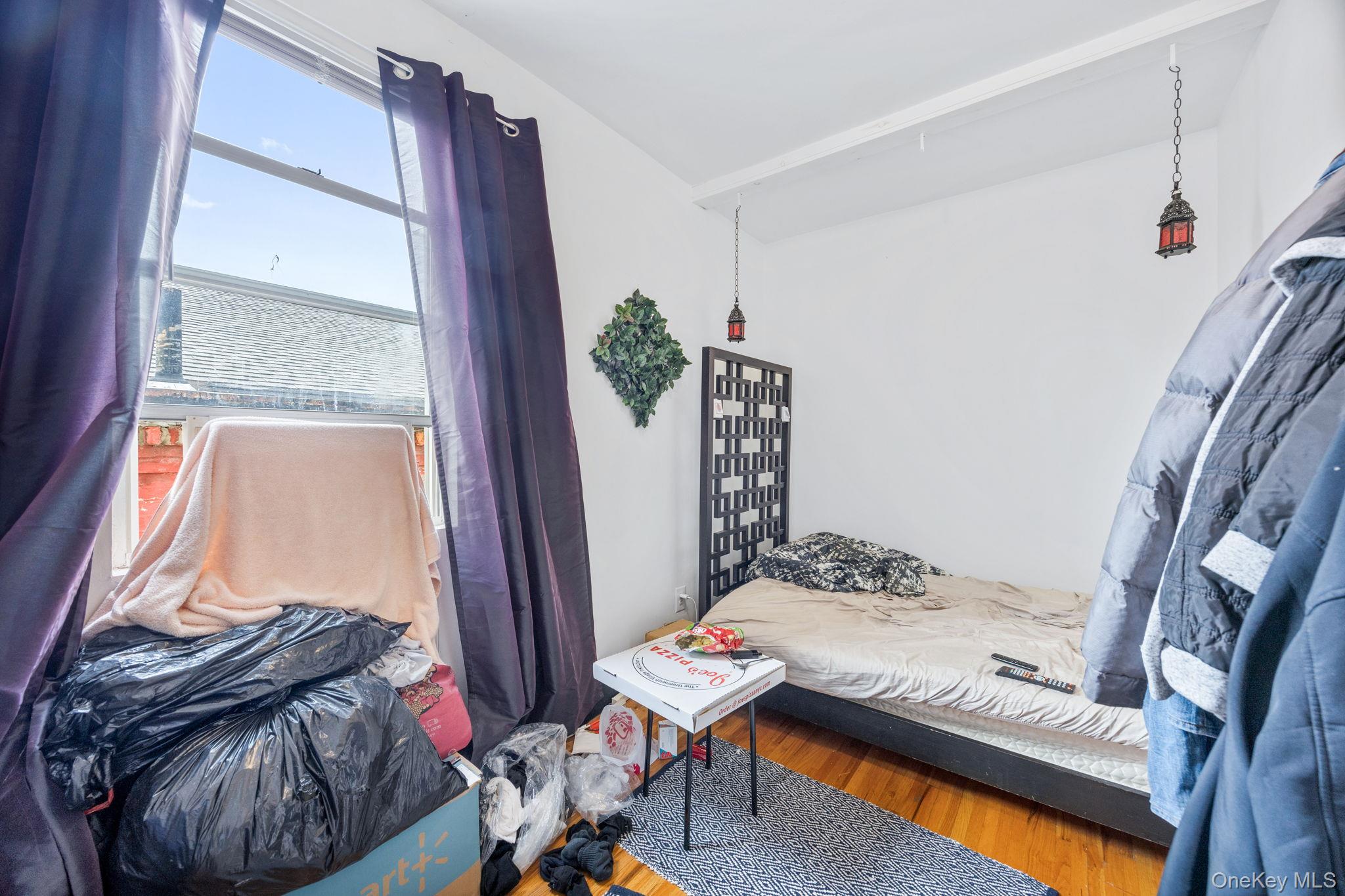 188 N 8th St Street, Brooklyn, NY 11211